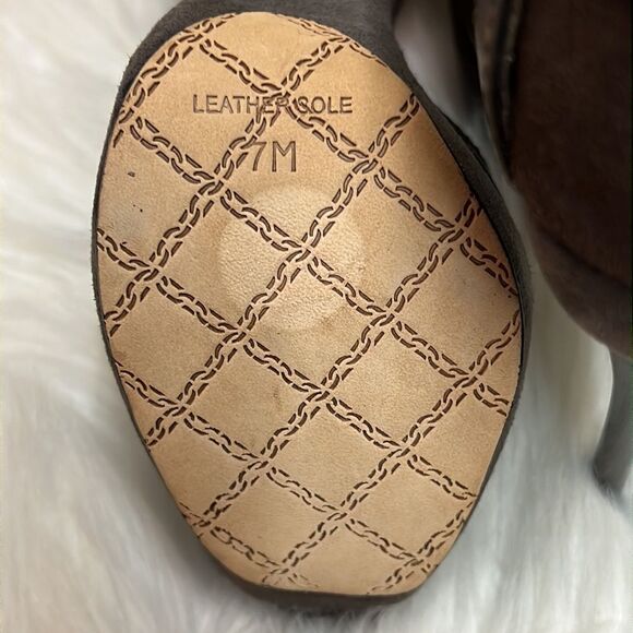 L.A.M.B. Tailynn T-Strap Stilettos Heels A9 - Picture 12 of 14